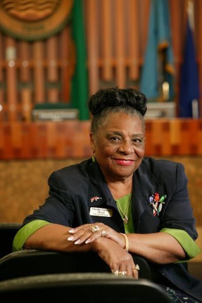 Dr. Claudia Thomas