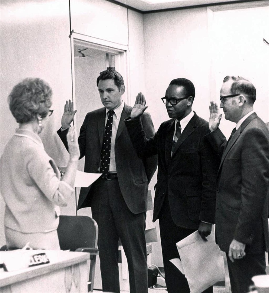 Tacoma's Harold Moss is sworn into office