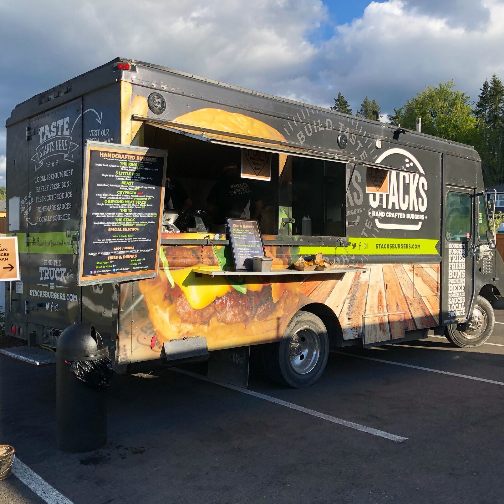 Stacks Burgers Food truck